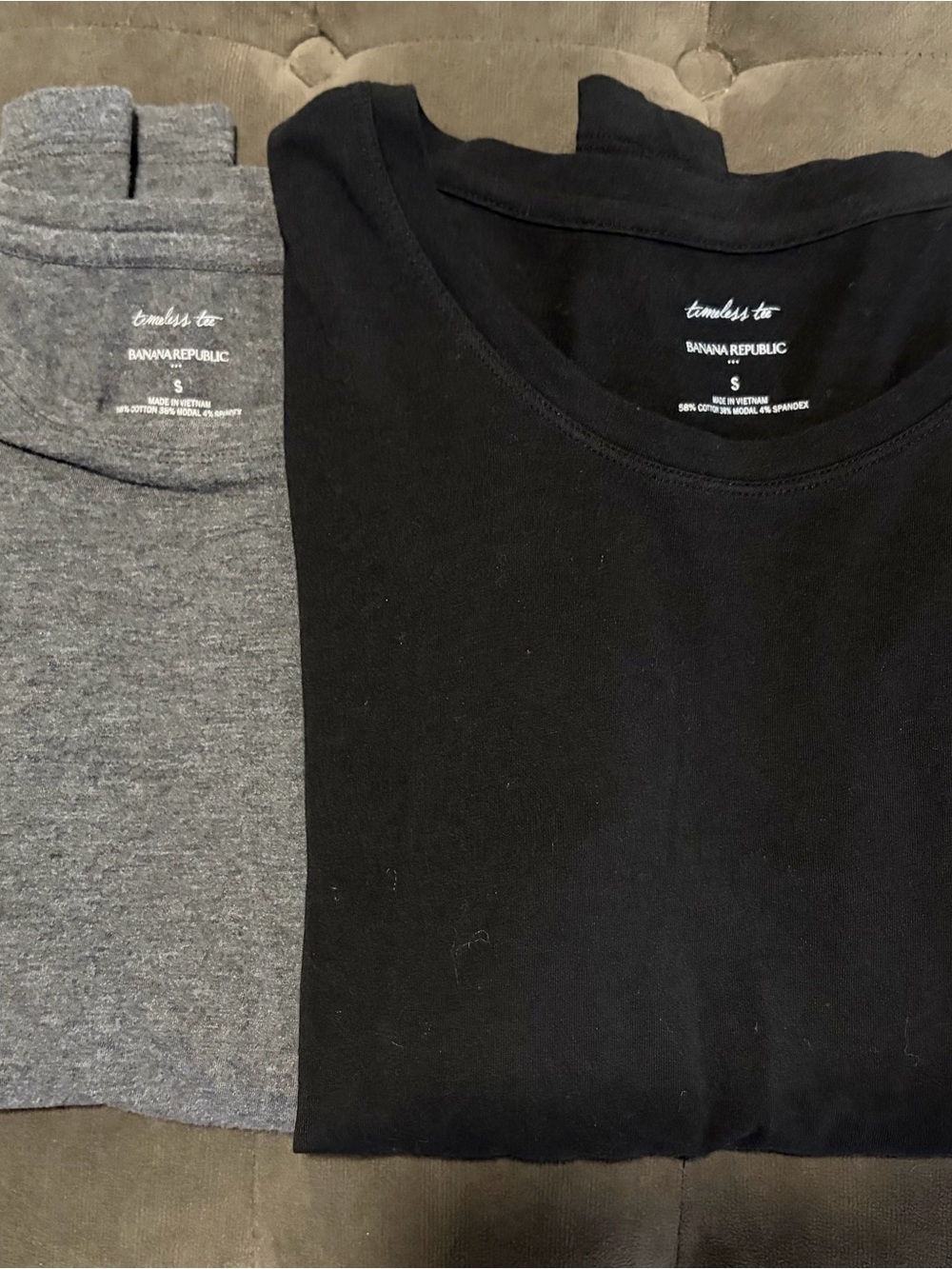 2 Banana Republic Womens Crew Neck T-Shirt - Black